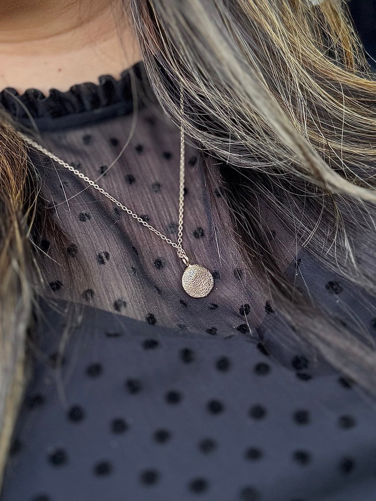 9ct Solid Gold Impression Necklace