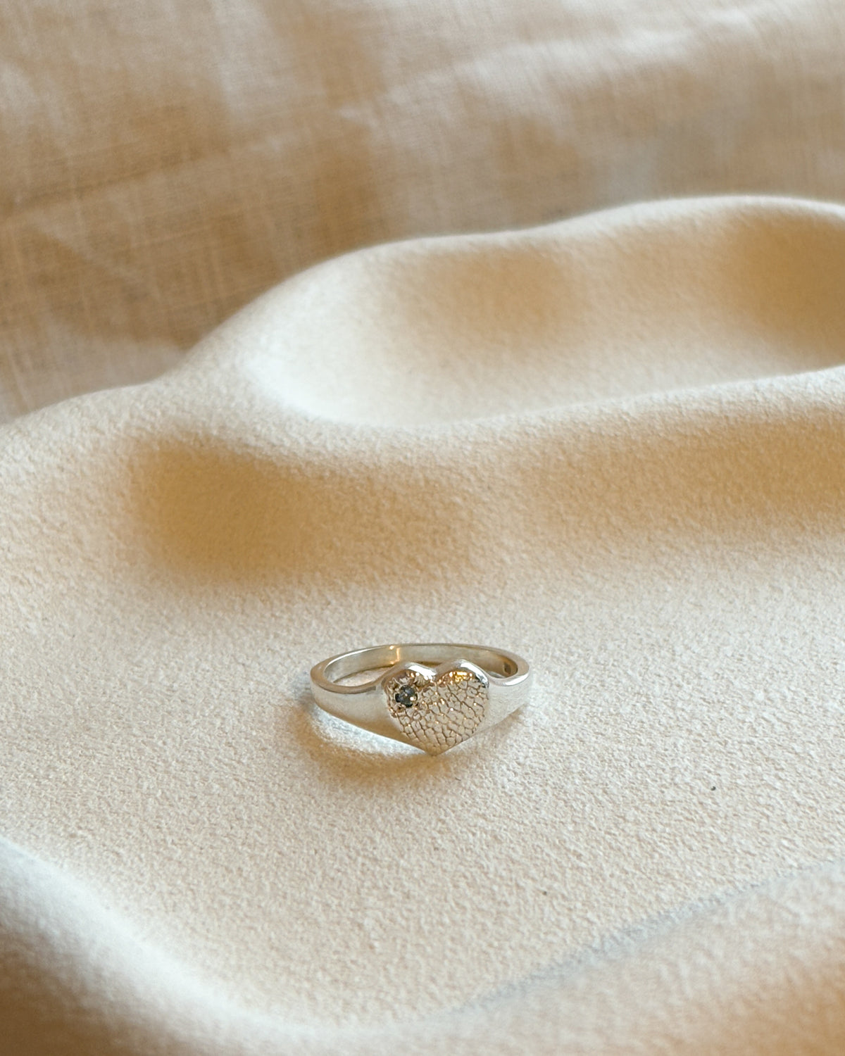Heart signet ring