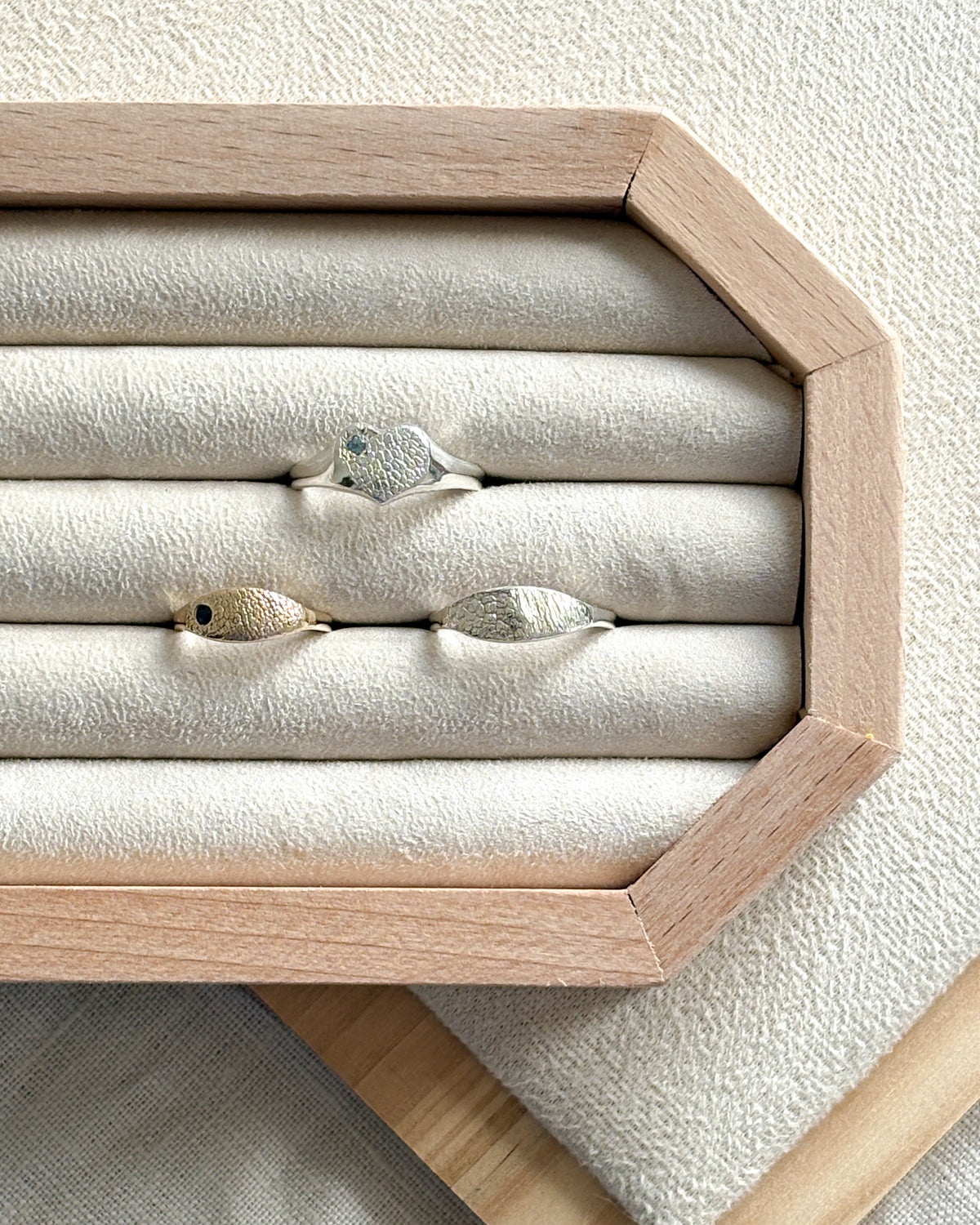 Heart signet ring